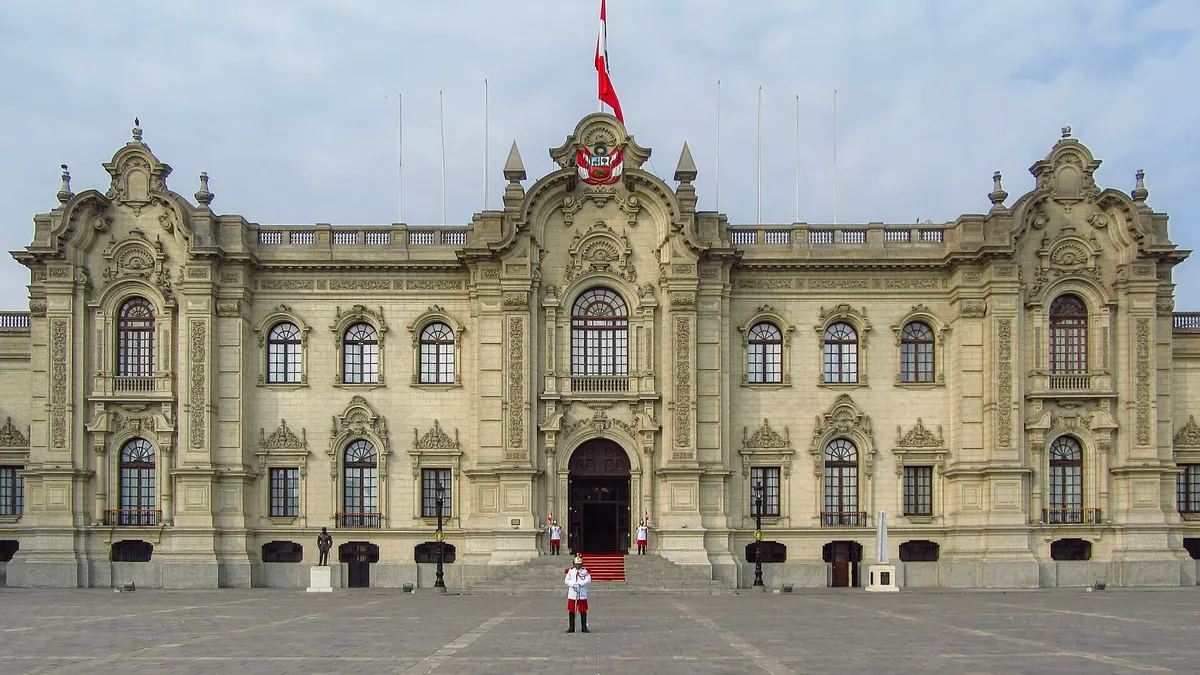 Cuánto gana la presidenta del Perú: el sueldo de Keiko Fujimori y cómo cambió desde 2001