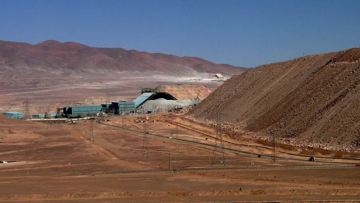 Producción de cobre de Escondida cae 23%: qué pasó y qué significa para Chile