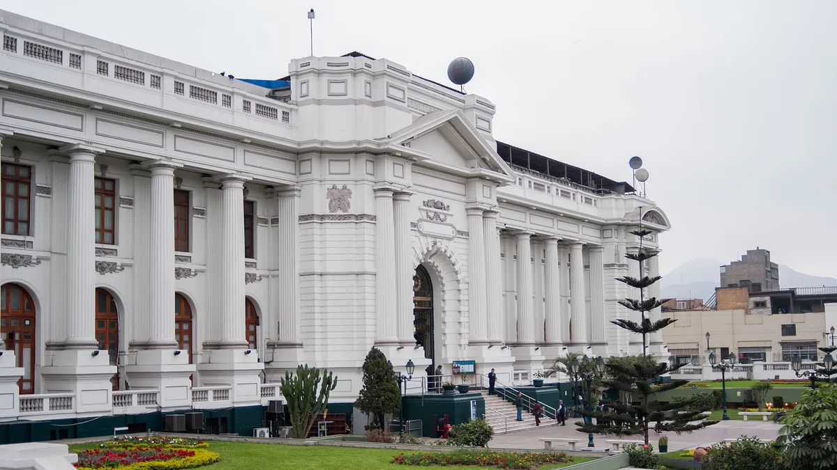 Senado del Perú aprueba las facultades legislativas para Keiko Fujimori: 35 votos y los 27 puntos