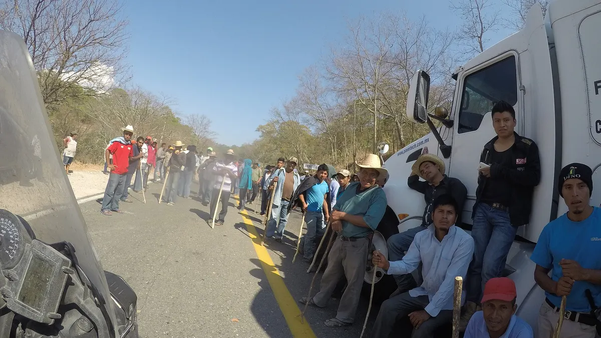 Paro nacional de transportistas en México: qué piden, cuántos bloqueos hubo y qué pasa este martes